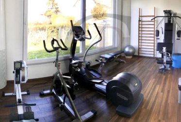 Spacieux, lumineux, piscine, sauna, fitness, salle de réception