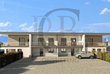 Parcelle constructible pour 4 villas Contigües avec Permis en Force